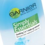 Garnier Simply Essentails 2 In 1 make Up Remover 200ml - Image 2