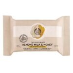 The Body Shop Almond Milk & Honey Soothing & Caring Cleansing Bar 100 G in bd